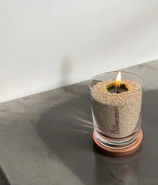 🕯️ The Candledust – Duftfreie Designkerze in Olivgrün (160 g) - by SteinKunstWerk | DS aus nachhaltiger Herstellung