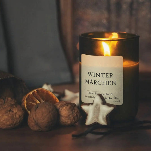 Wintermärchen – natürliche Duftkerze im upgecycelten Glas - by SteinKunstWerk | Duftkerze aus nachhaltiger Herstellung
