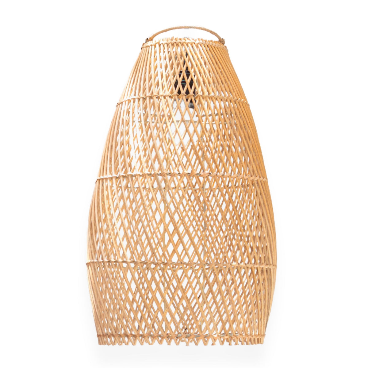 Soeji Lampenschirm TABUNG aus Rattan – freigestellte Produktansicht