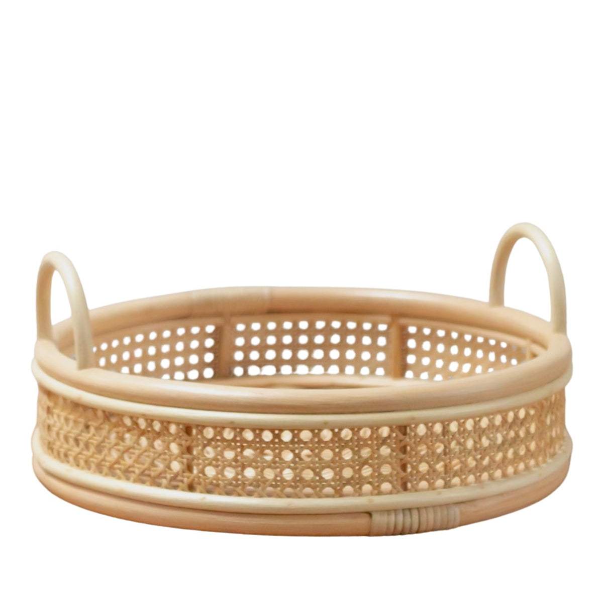 Soeji Dekotablett NEIRA aus Rattan – freigestellte Produktansicht