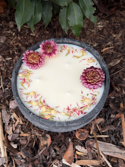 XL Betonkerze "Big Bloom" – 3-Docht & Blüten | 18cm | Handgegossen