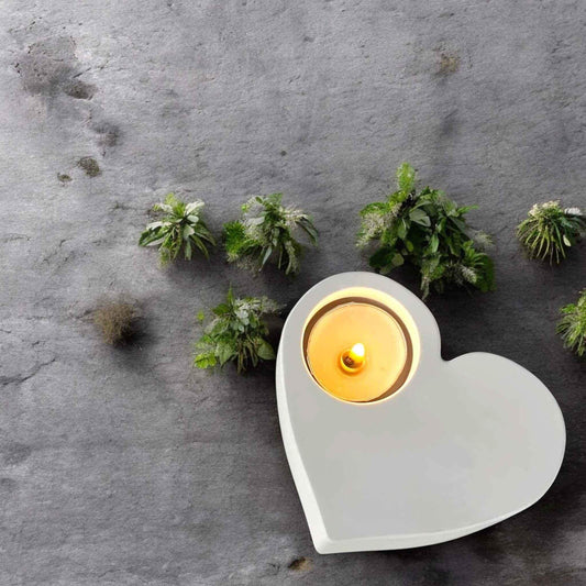 Teelichthalter in Herzform – Für Herzensmenschen gemacht - by SteinKunstWerk | Deko aus nachhaltiger Herstellung