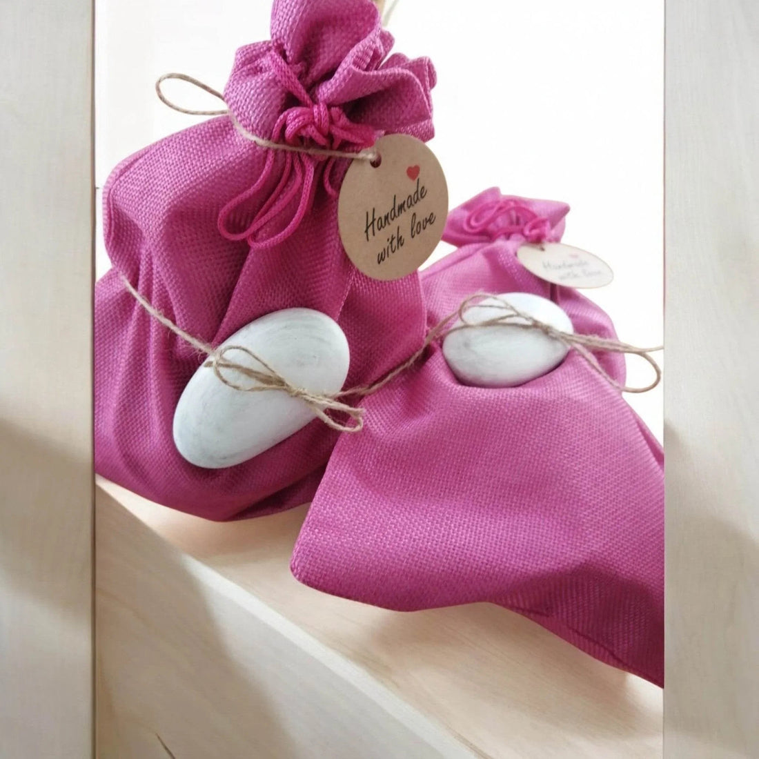 Mit Liebe verpackt: So kommen unsere Artikel bei dir an - inspirierende Geschichten & Rituale von SteinKunstWerk | Achtsamkeit & Design