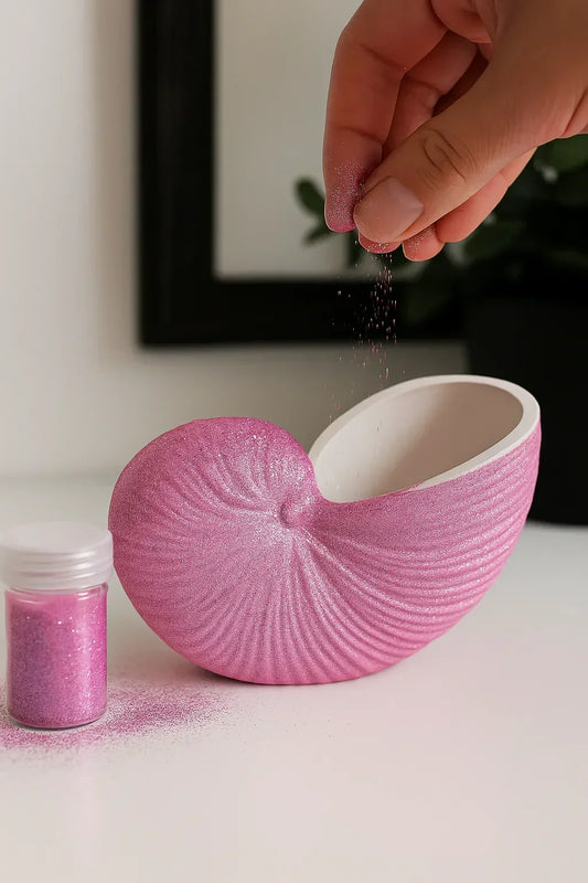 Dekorative Nautilusform mit betonter Spiralstruktur zum Bemalen