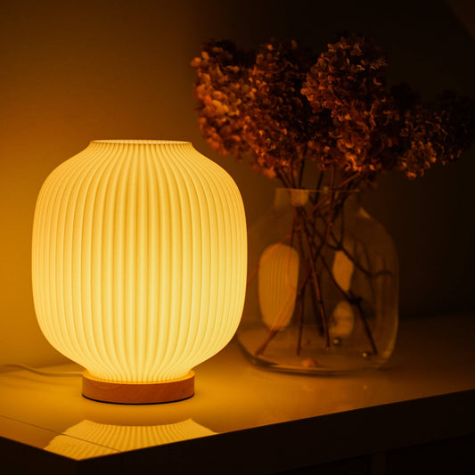 Japandi ve minimalist evler için Moonou Puro masa lambası