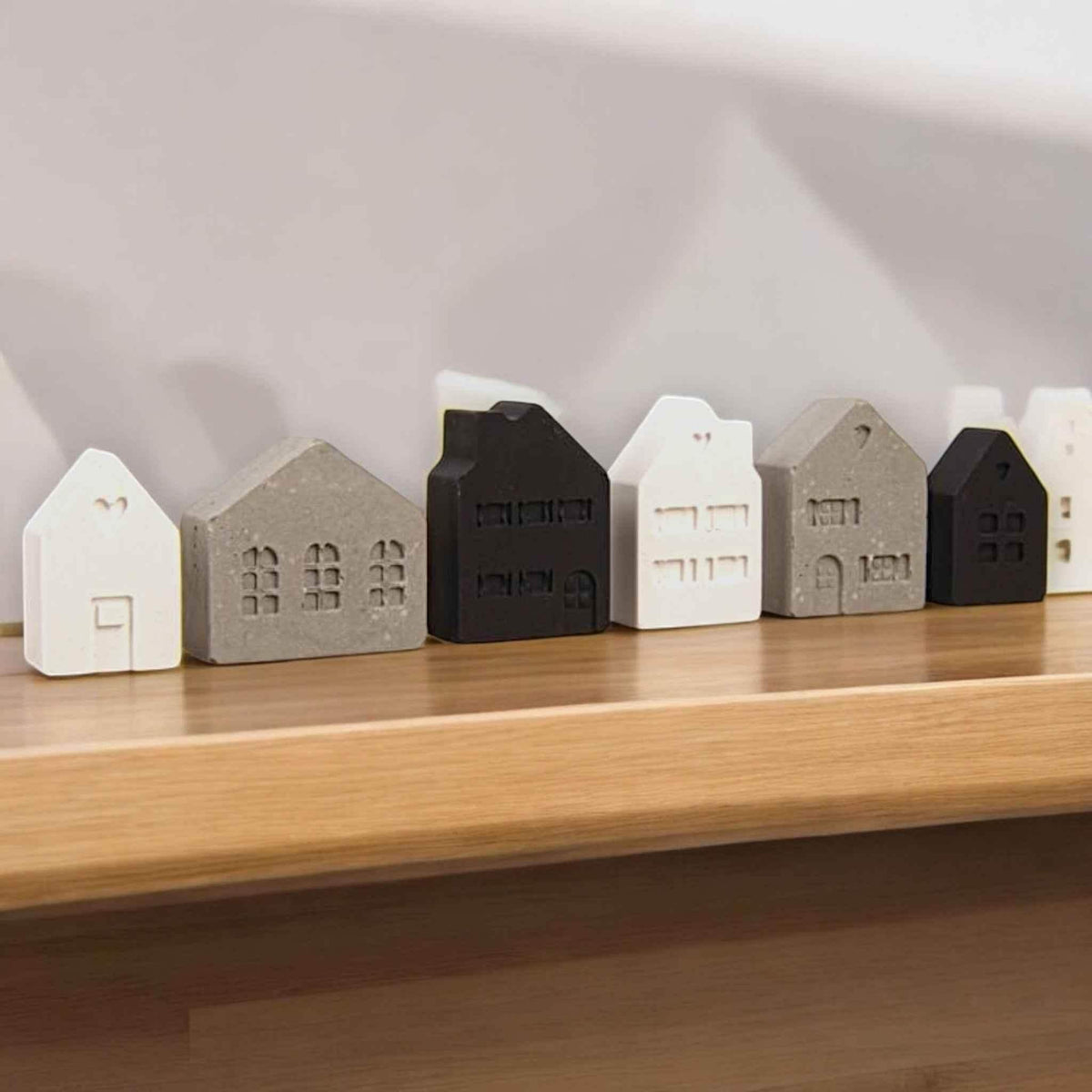 15 mini-maisons décoratives : 5 idées pour un village d’hiver