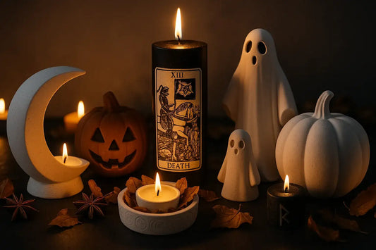 Halloween Essen 2026 met pompoenen, donkere kaarsen en herfstdecoratie