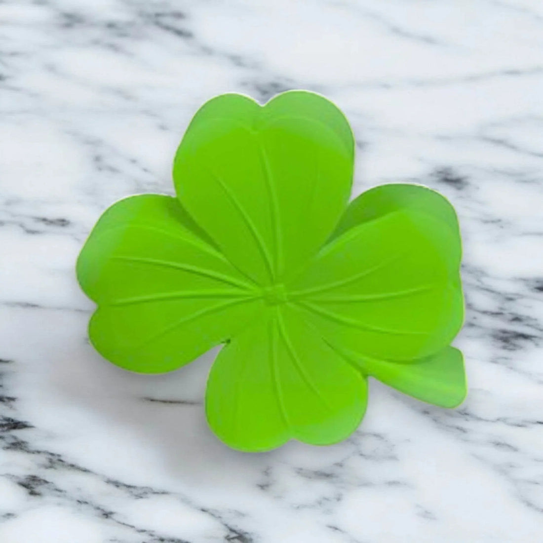 Glücks-Kleeblatt – Handgemachte Deko für Glück und Freude 🍀✨ - inspirierende Geschichten & Rituale von SteinKunstWerk | Achtsamkeit & Design