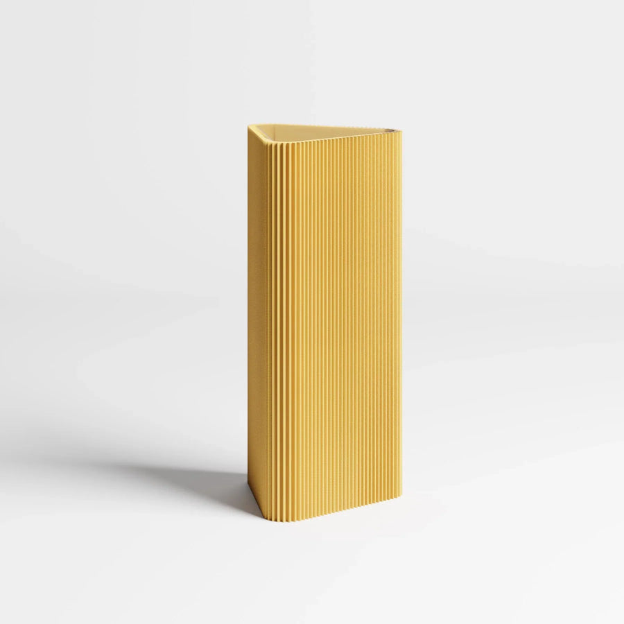 dennismaass. DREIECK Vase Senfgelb, 12 cm