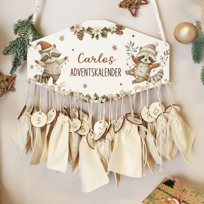 Personalisierter Holz-Adventskalender Waschbären mit Name
