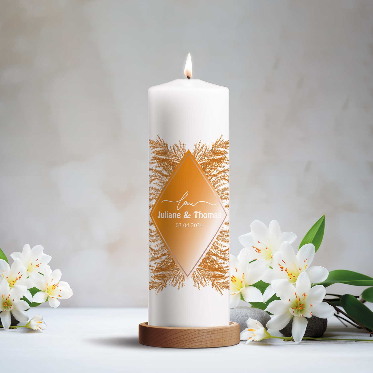 Hochzeitskerze Pampasgras Love – Name und Datum im Detail