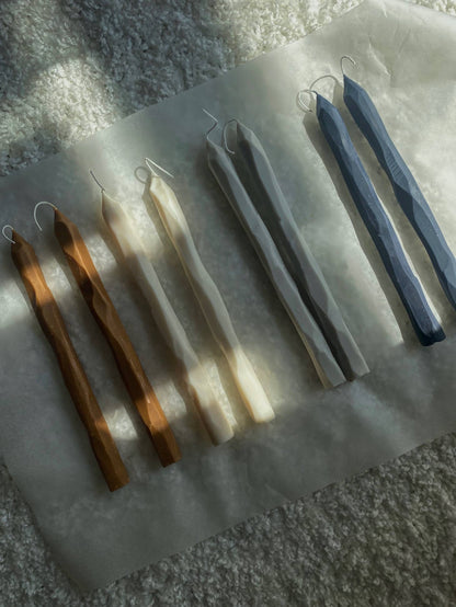 Charcoal handgeschnitzte Stabkerzen – 2er-Set, vegan