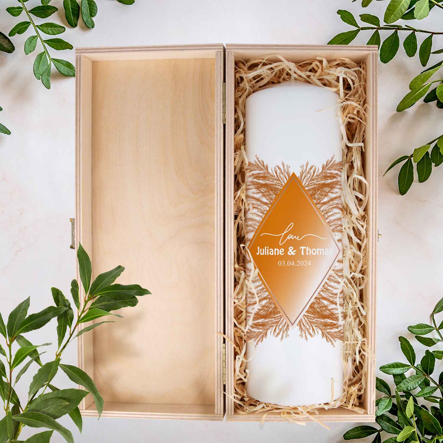 Hochzeitskerze Pampasgras Love – Geschenkansicht mit Kiste