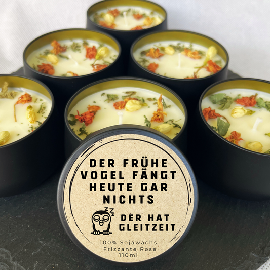 Personalisierbares Duftkerzen-Set als Weihnachts-, Wichtel- oder Jahresgeschenk für Mitarbeiter oder Arbeitskollegen – Handgemacht mit getrockneten Blüten aus dem Südschwarzwald - Einzeln verpackt