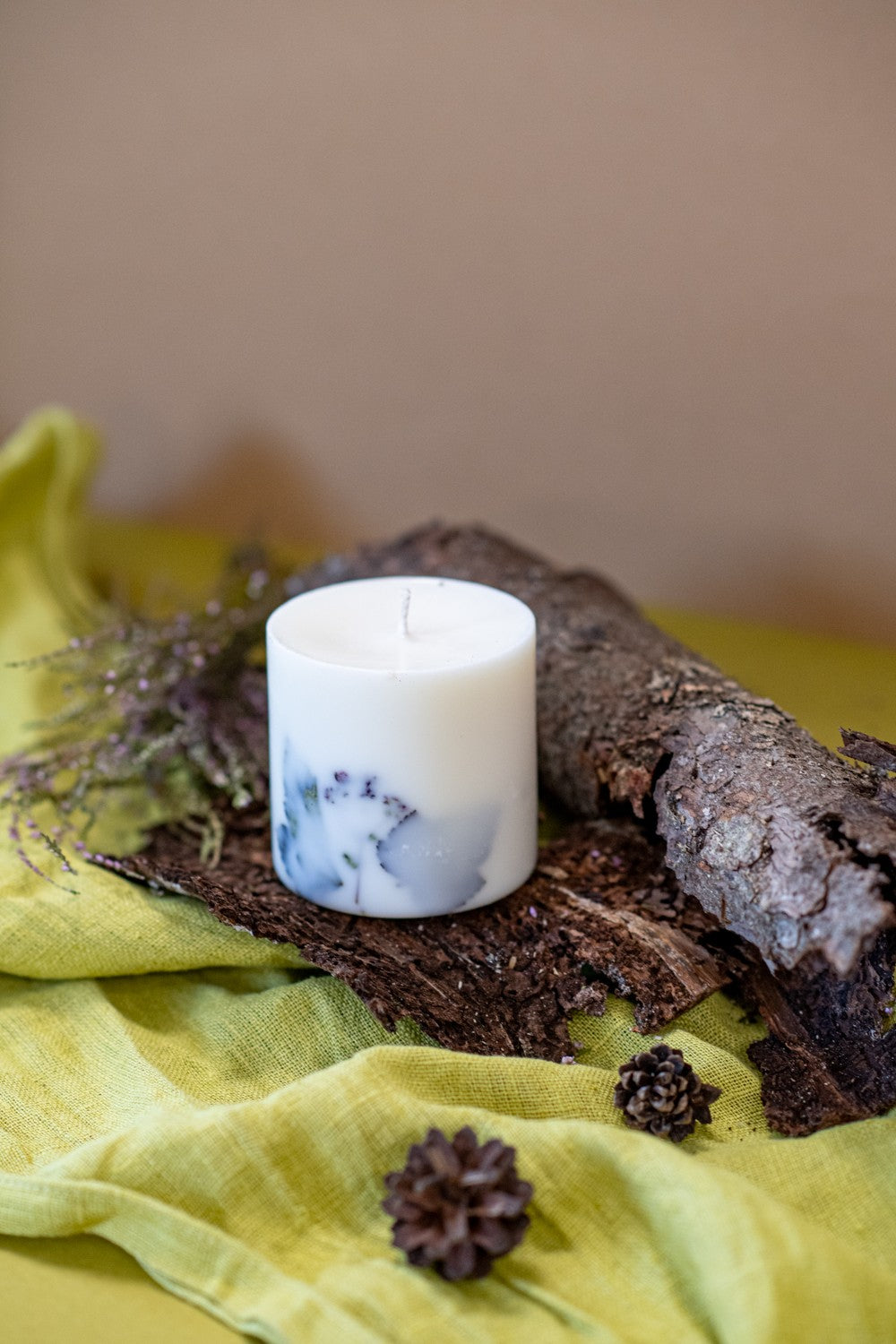 Hand-made Soy Wax Candle with Forest Scent - White