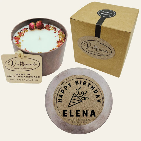 Handgemachte und personalisierte Duftkerze „Happy Birthday, Dein Name“ – Das perfekte Geburtstagsgeschenk aus dem Südschwarzwald