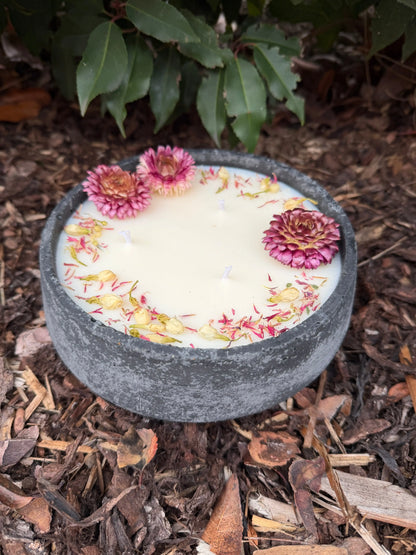 XL Betonkerze "Big Bloom" – 3-Docht & Blüten | 18cm | Handgegossen