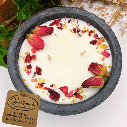 Betonkerze Black Roses – Handgemacht, nachhaltig & duftend - by SteinKunstWerk | Outdoor aus nachhaltiger Herstellung