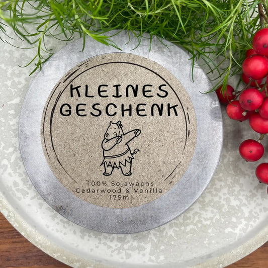 Kleines Geschenk - lustiges tanzendes Nilpferd - kreative PREMIUM Duftkerze aus dem Südschwarzwald - Handgegossen und Handbesetzt - vegan