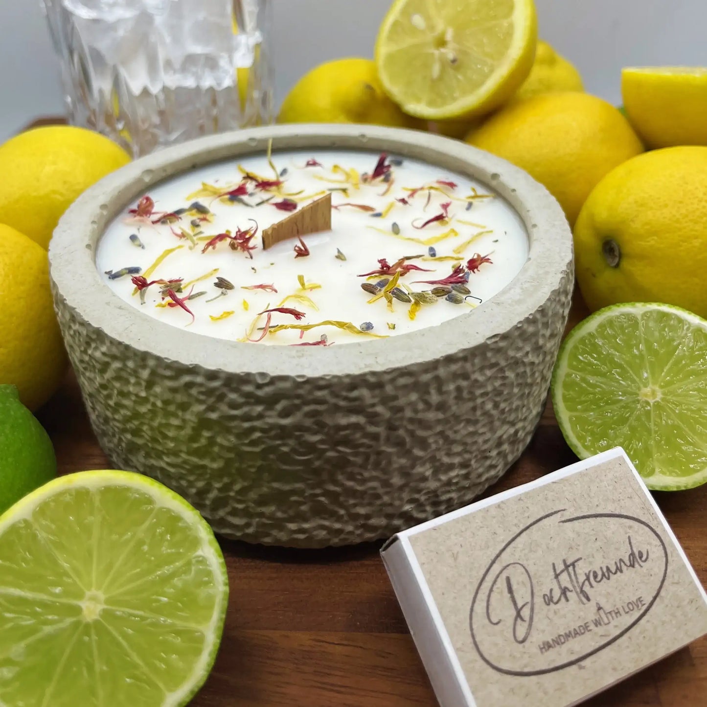 Citronella-Betonkerze „Mugge Schreck“ – Handgemachte Outdoor-Kerze mit natürlichem Insektenschutz - by SteinKunstWerk | Outdoor aus nachhaltiger Herstellung