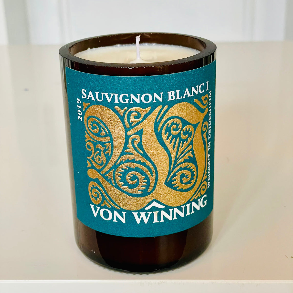 Flaschenkerzen – besondere Upcycling-Kerzen mit Geschichte