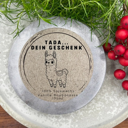 Tada - dein Geschenk - LUSTIGES Lama - personalisierbare PREMIUM Duftkerze mit verschiedenen Dekoren - handgemacht aus dem Südschwarzwald