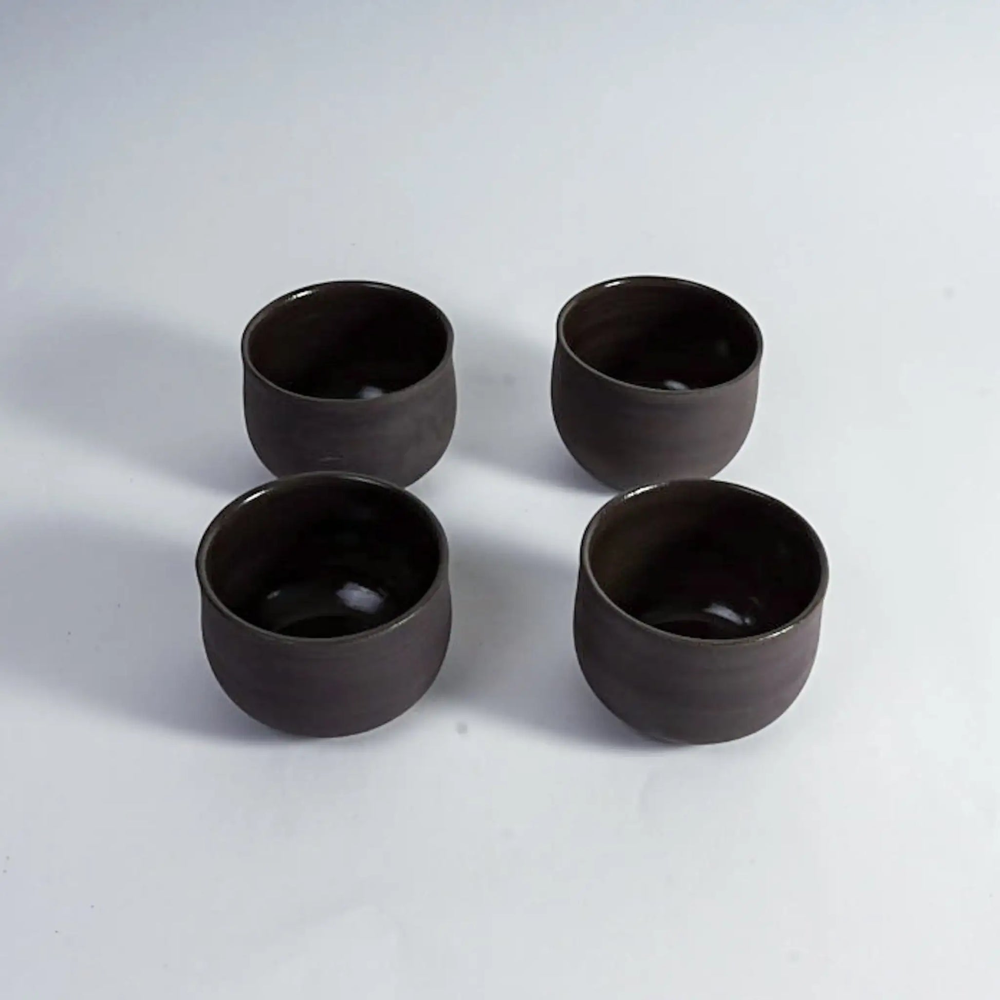 Ocha – Handgefertigte Teetasse aus grau-schwarzer Keramik (325 ml) - by SteinKunstWerk | aus nachhaltiger Herstellung