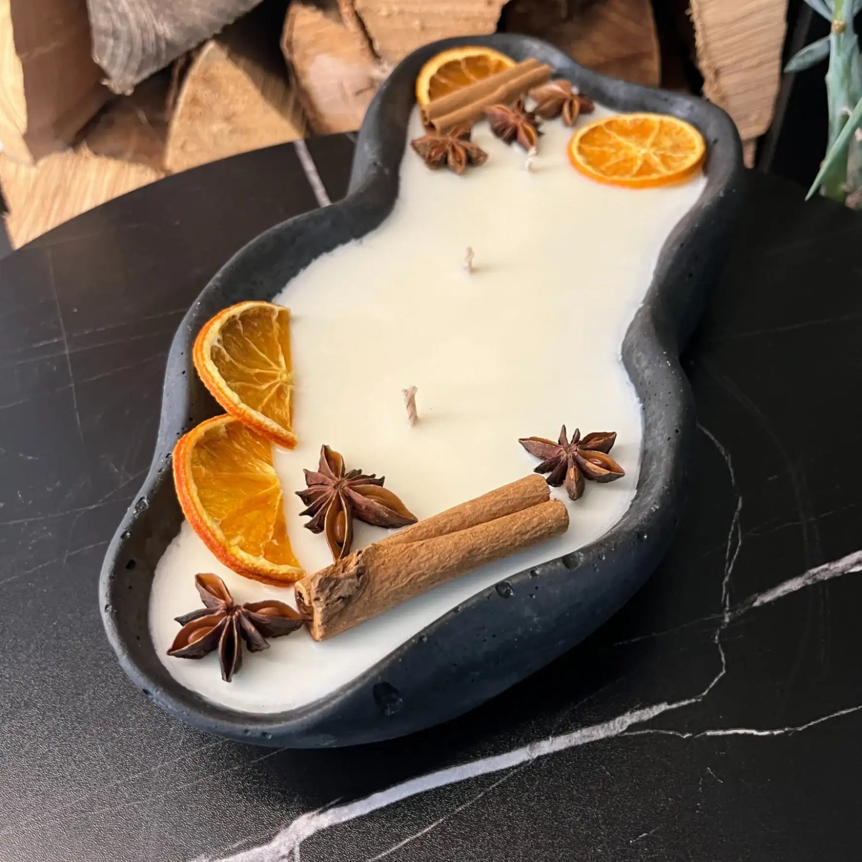 Betonduftkerze „Vanilla Toffee – Wellenlicht“ – Handgemachte Eleganz für dein Zuhause - by SteinKunstWerk | Outdoor aus nachhaltiger Herstellung