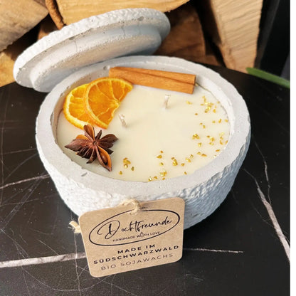 Betonkerze „Grey Cinnamon“ – Handgemachte Duftkerze mit Walnuss-Vanille-Duft - by SteinKunstWerk | Outdoor aus nachhaltiger Herstellung