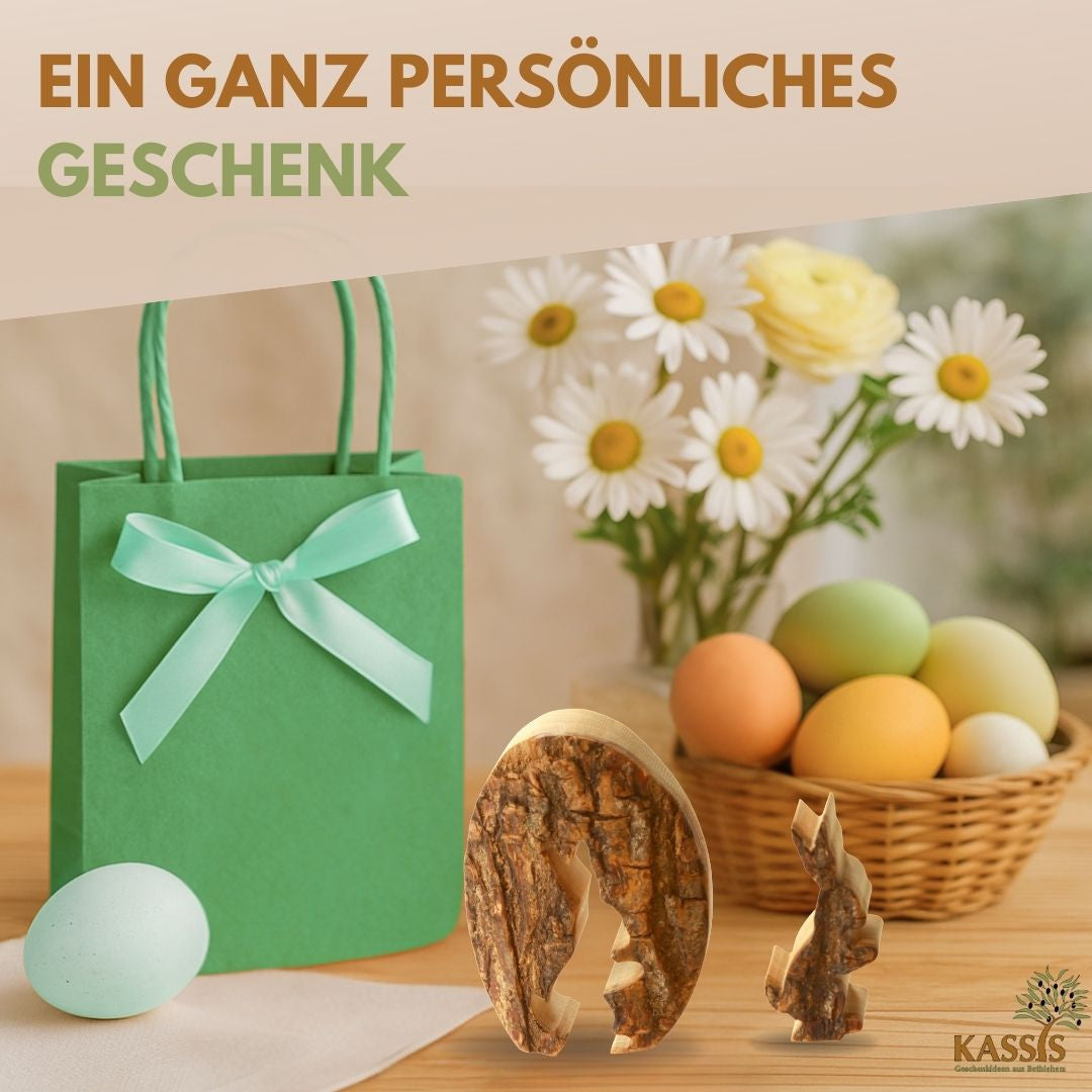 Osterhase im Ei aus Olivenholz & Rinde