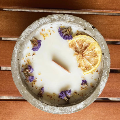 Citronella-Betonkerze „Mugge Schreck Blütenzauber“ – Limitierte Einzelstücke aus dem Südschwarzwald - by SteinKunstWerk | Outdoor aus nachhaltiger Herstellung