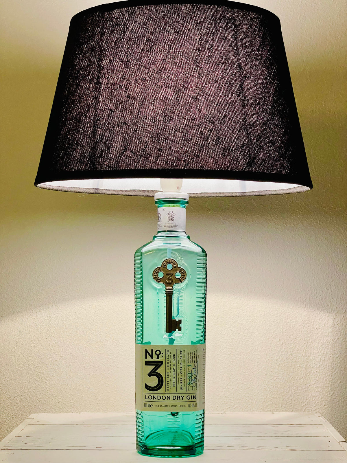 No. 3 Gin Flaschenlampe aus 0,7-l-Ginflasche von Berry Bros. & Rudd, weitere Ansicht