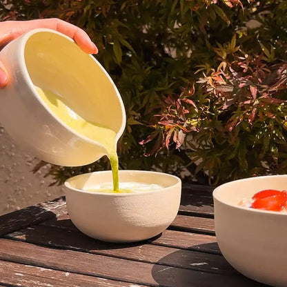 Matcha-Bundle Beige – Handgemachtes Set aus Chawan & Besenständer - by SteinKunstWerk | Matcha Chawan aus nachhaltiger Herstellung