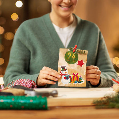 DIY-Adventskalender mit 25 Kraftpapiertüten – 144 Sticker