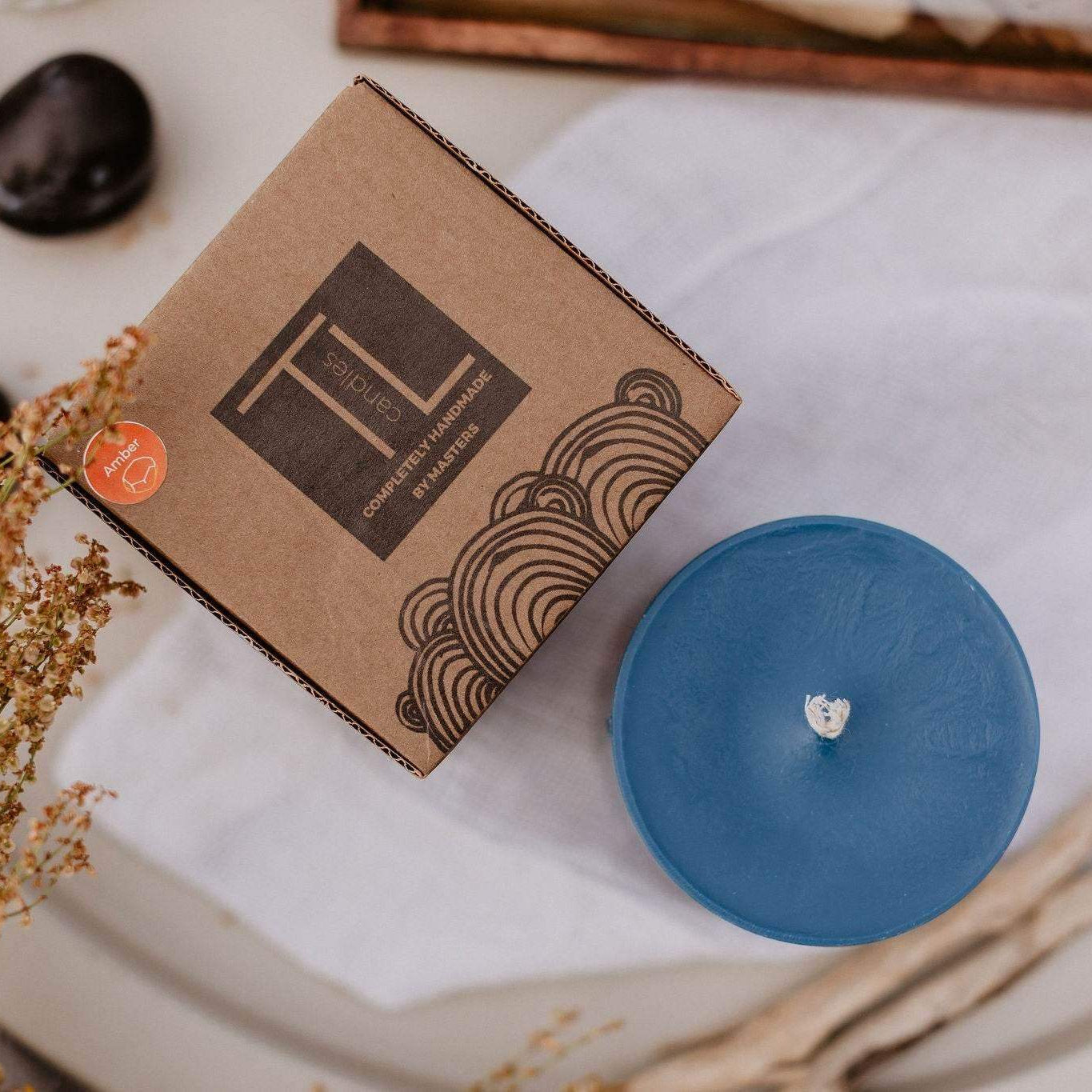 Duftkerze "Ostsee Bernstein" – handgefertigte Magie aus Lettland - by SteinKunstWerk | DS aus nachhaltiger Herstellung