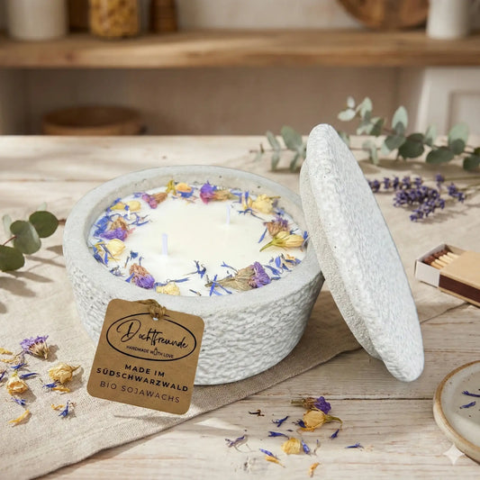 Betonkerze mit Deckel "Grey Dream" – 2-Docht & blaue Blüten | 12,5cm