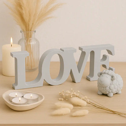 LOVE Schriftzug – Handgefertigte Deko in Wunschfarbe - by SteinKunstWerk | Deko aus nachhaltiger Herstellung