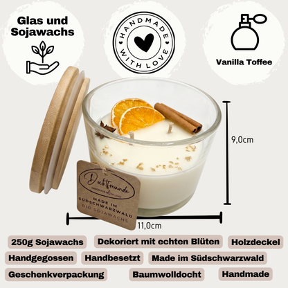 Winterkerze mit Orangendekor, Zimt und Sternanis