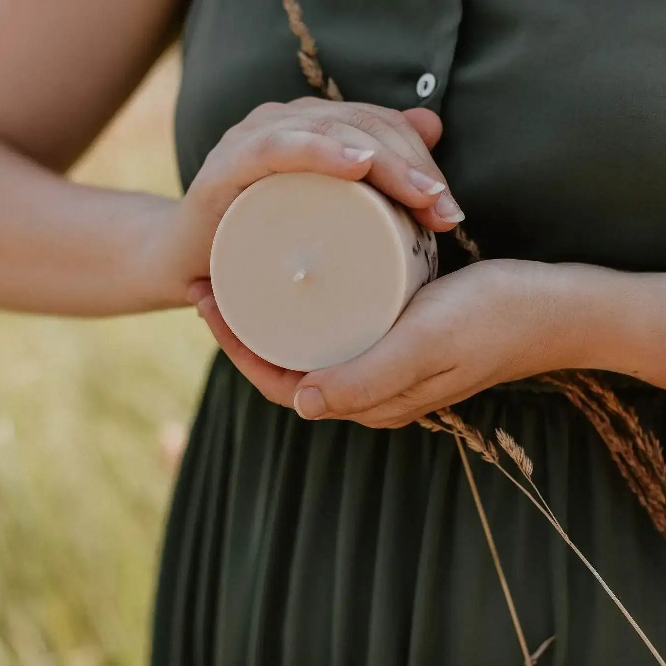 Duftkerze „Bernstein-Sommer“ – Wärme, Licht & Sommermagie - by SteinKunstWerk | Duftkerze aus nachhaltiger Herstellung