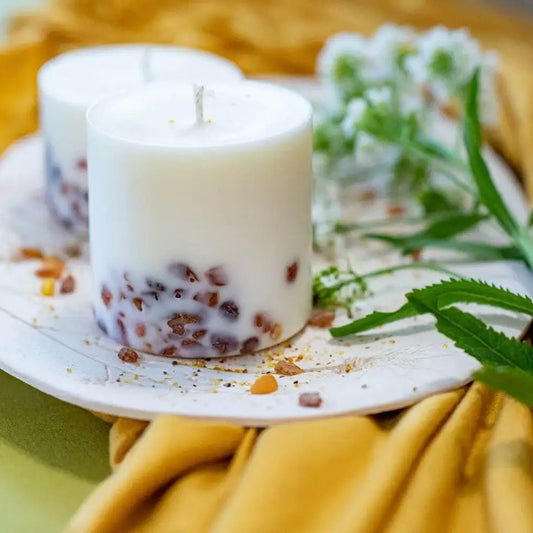 Duftkerze „Kiefer & Bernstein“ – Symbol für Natur, Stärke & Freiheit - by SteinKunstWerk | Duftkerze aus nachhaltiger Herstellung