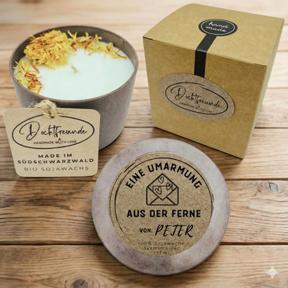 DochtFreunde Personalisierte Duftkerze mit Namen und Datum | Valentinstag Geschenk für Sie und Ihn | Lustig und Romantisch (Nervensäge, Jahrestag, Fernbeziehung)