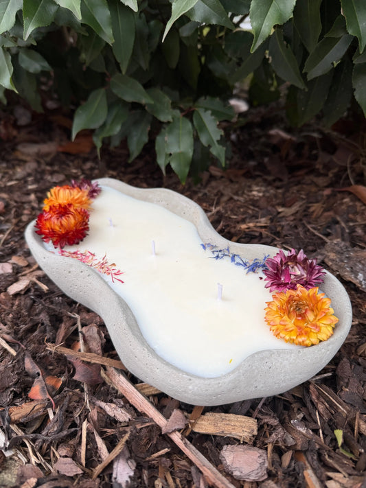 Design-Betonkerze "Grey Wave" – Flower Edition | 3-Docht & Bunt | 29,5cm