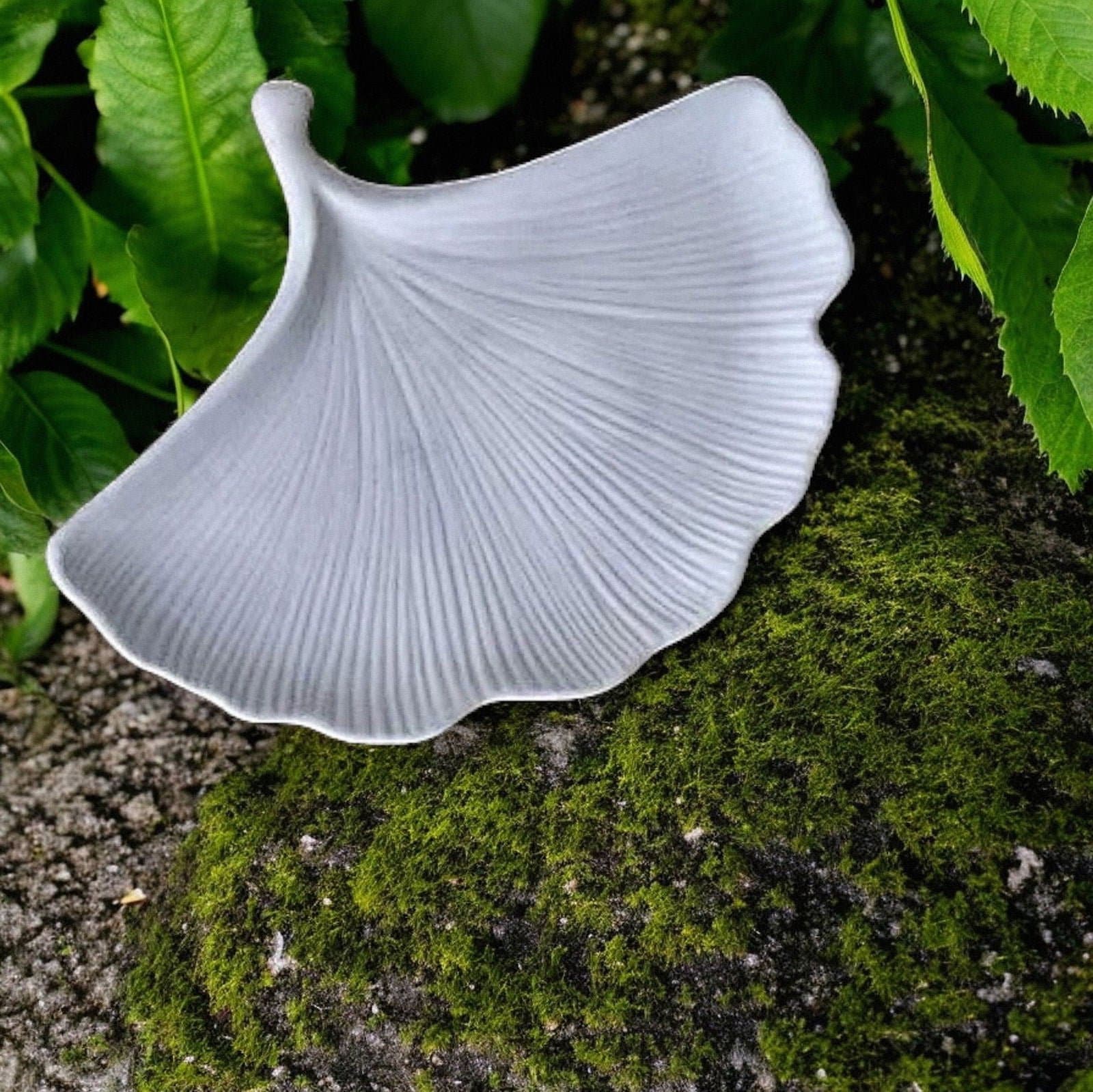 Handgefertigte Ginkgoblatt Schmuckschale – Einzigartige Naturdeko zur Schmuckaufbewahrung Stein.Kunst.Werk.