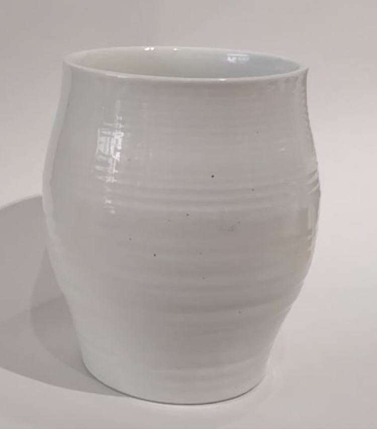 Bauchiger Porzellan-Becher – Teegeschirr bei SteinKunstWerk