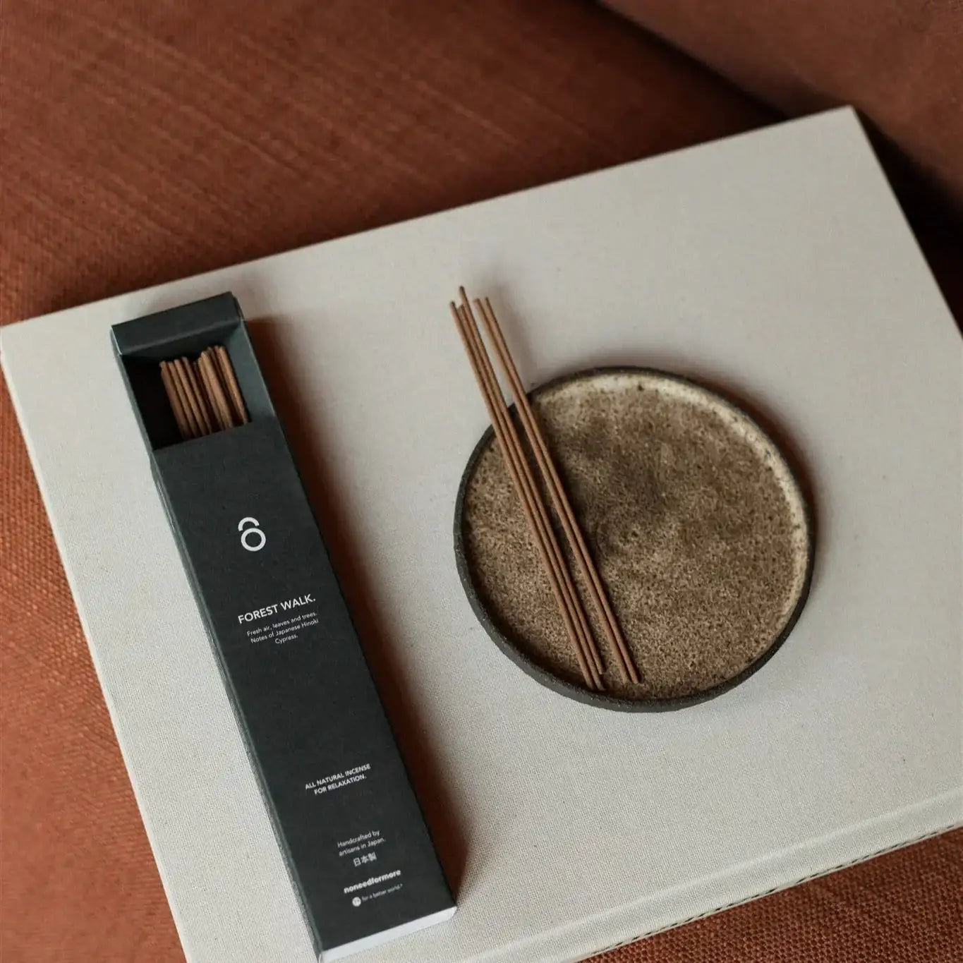no need for more - Natürliche Räucherstäbchen - ""Forest Walk" - Tanne, Hinoki Zypresse - by SteinKunstWerk | Räucherstäbchen aus nachhaltiger Herstellung