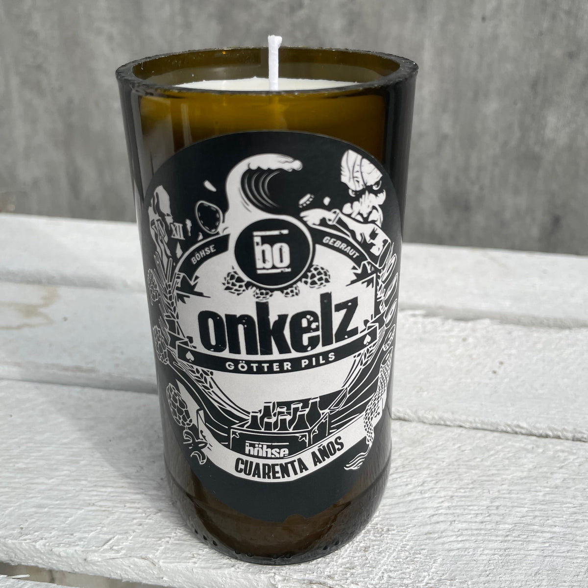 Upcycling-Kerze Böhse Onkelz Götter Pils – handgefertigtes Upcycling-Produkt von GAHRDSGN