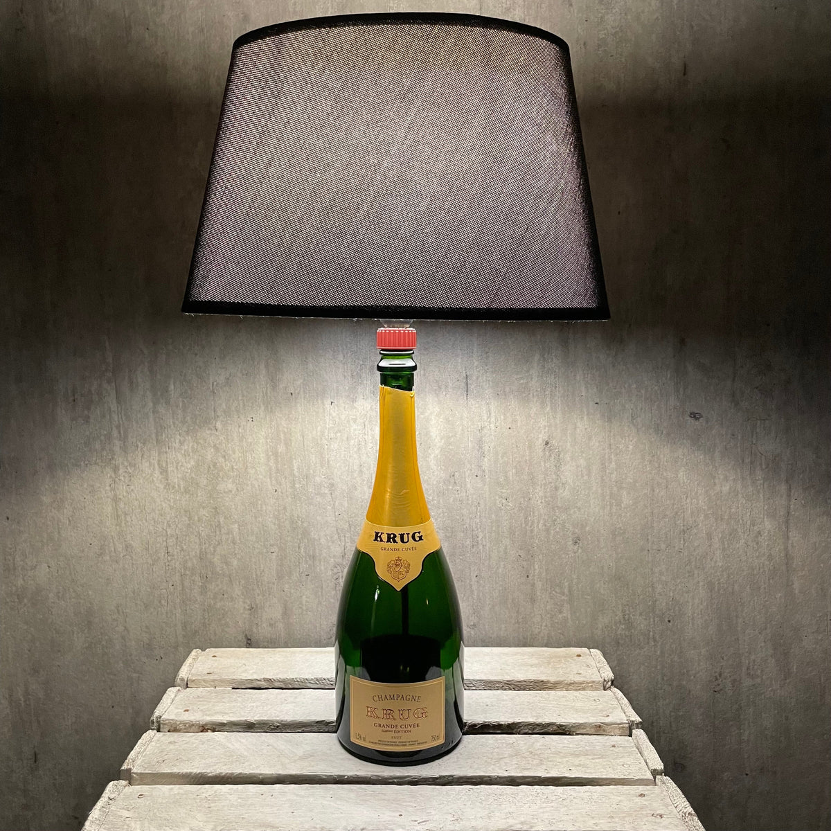 Krug Grande Cuvée Champagner-Flaschenlampe – Produktansicht 2 | SteinKunstWerk