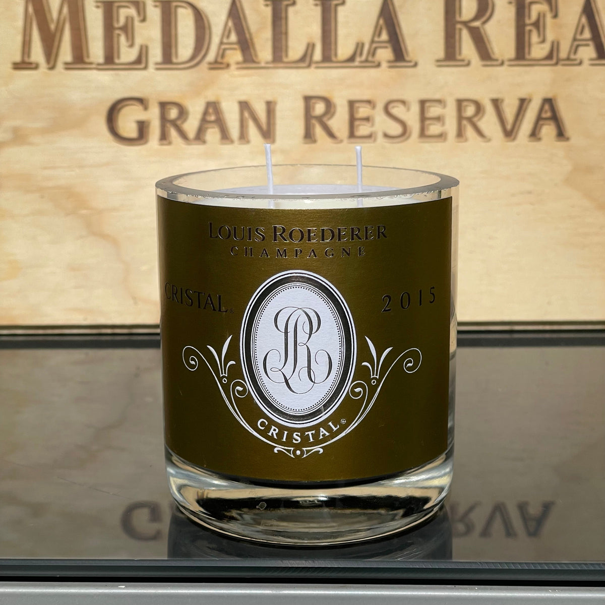 Upcycling-Kerze Louis Roederer Cristal 2015 Champagne – handgefertigtes Upcycling-Produkt von GAHRDSGN