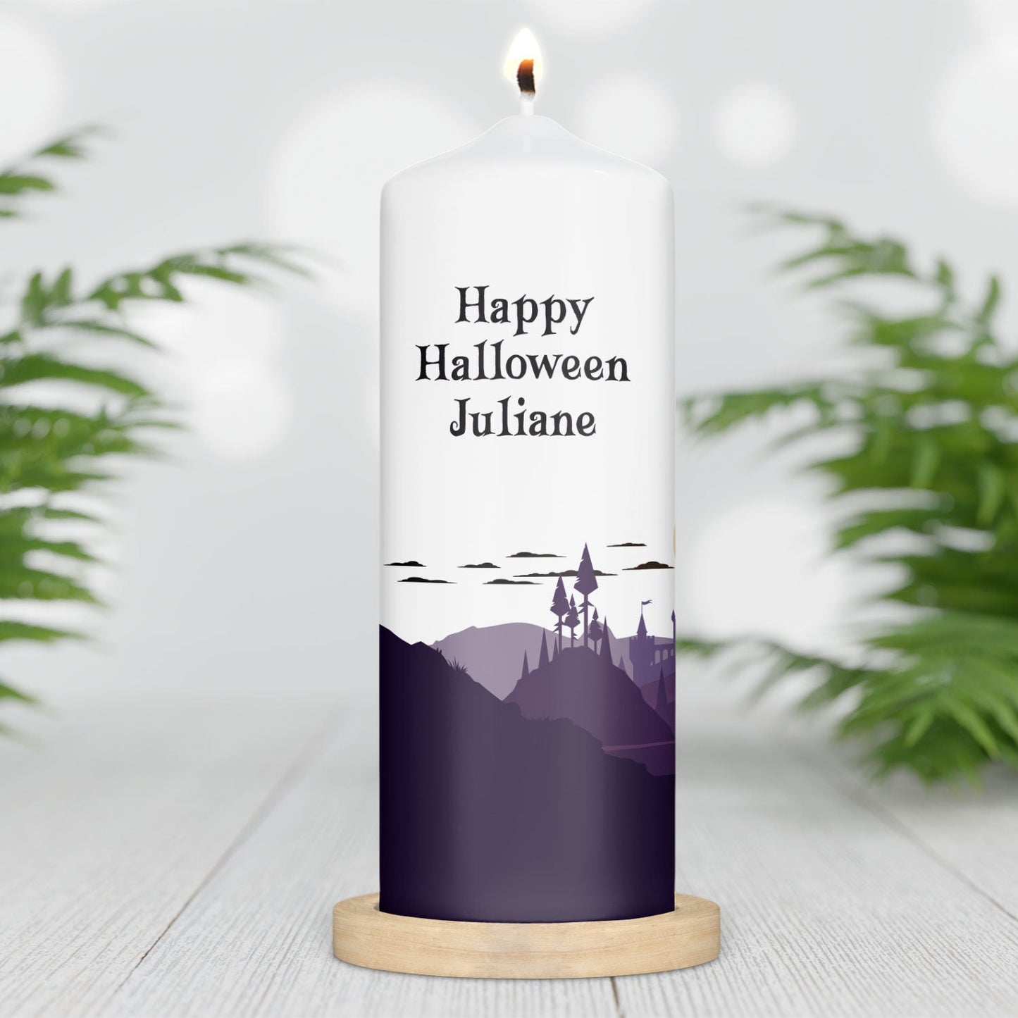 Halloween-Kerze Gruselschloss mit personalisiertem Namen hinten