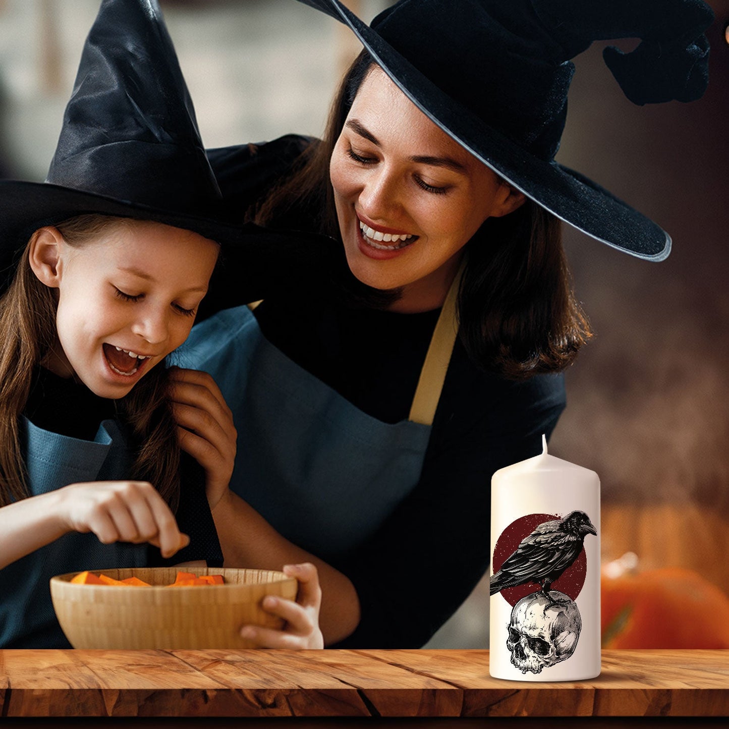 Halloween-Kerze Rabe als persönliche Gothic-Geschenkidee